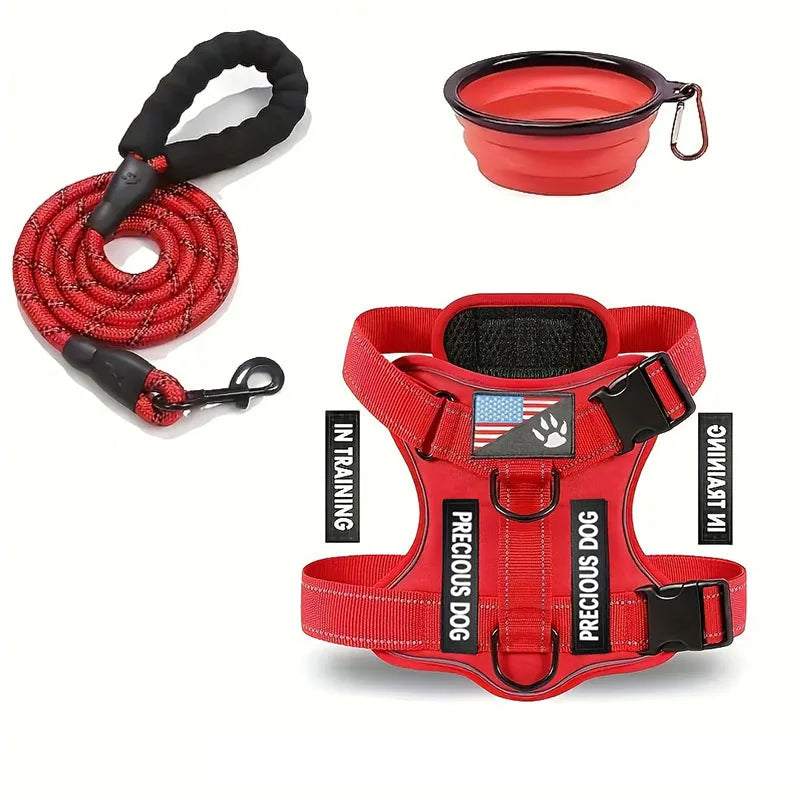 Set de arnés ajustable para perro con correa y bebedero plegable incluido.